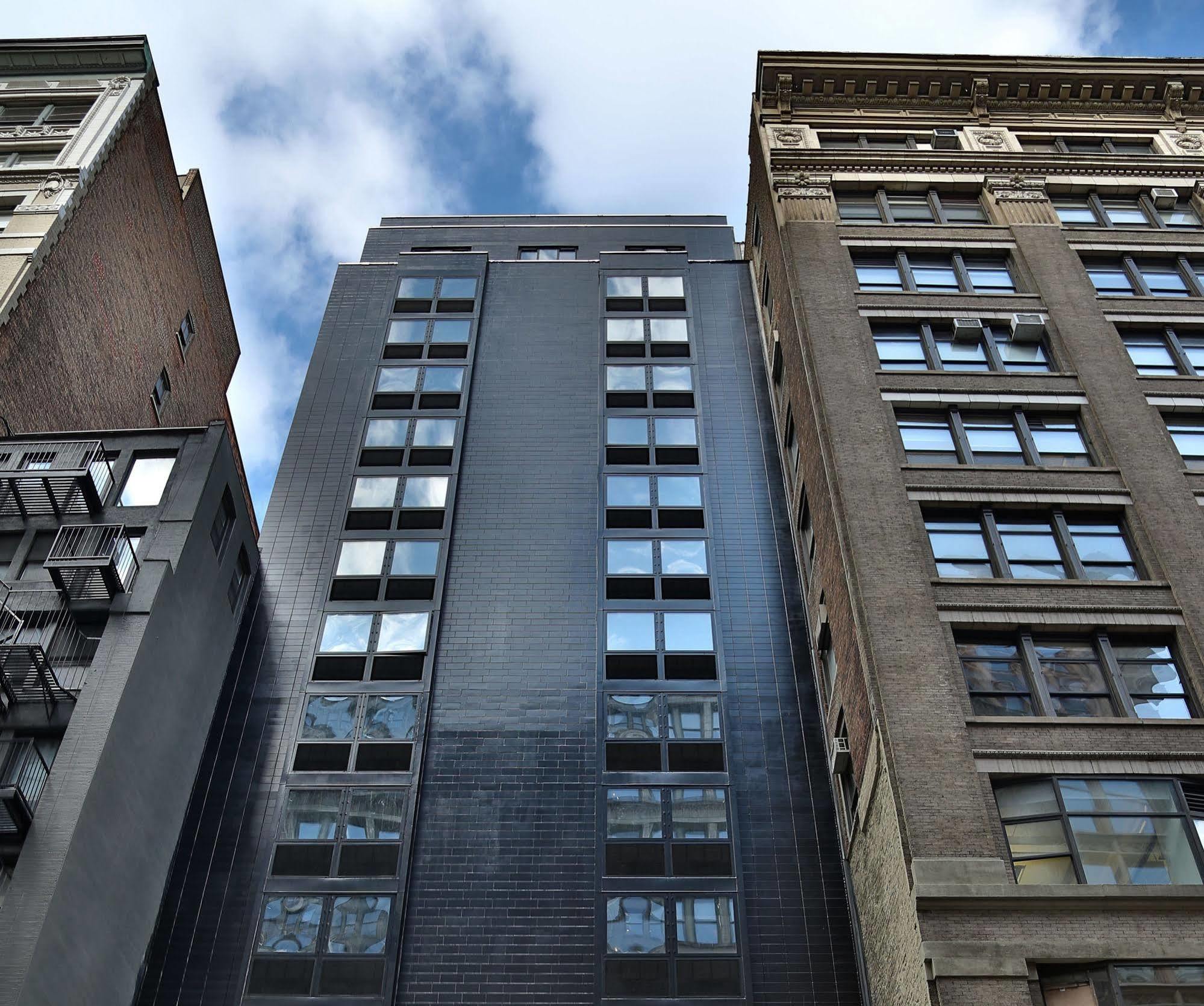 Henri 4* New York