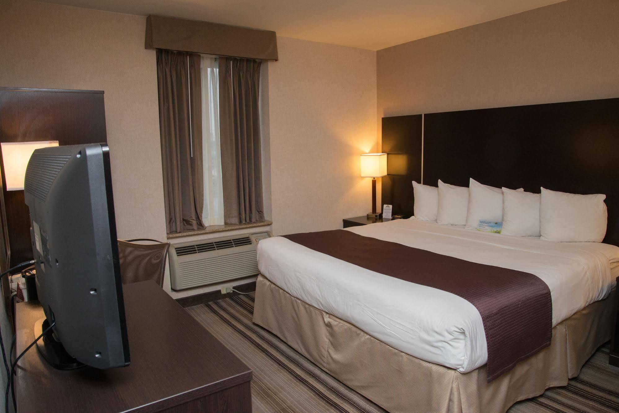 Days By Wyndham Jamaica / Jfk Airport New York