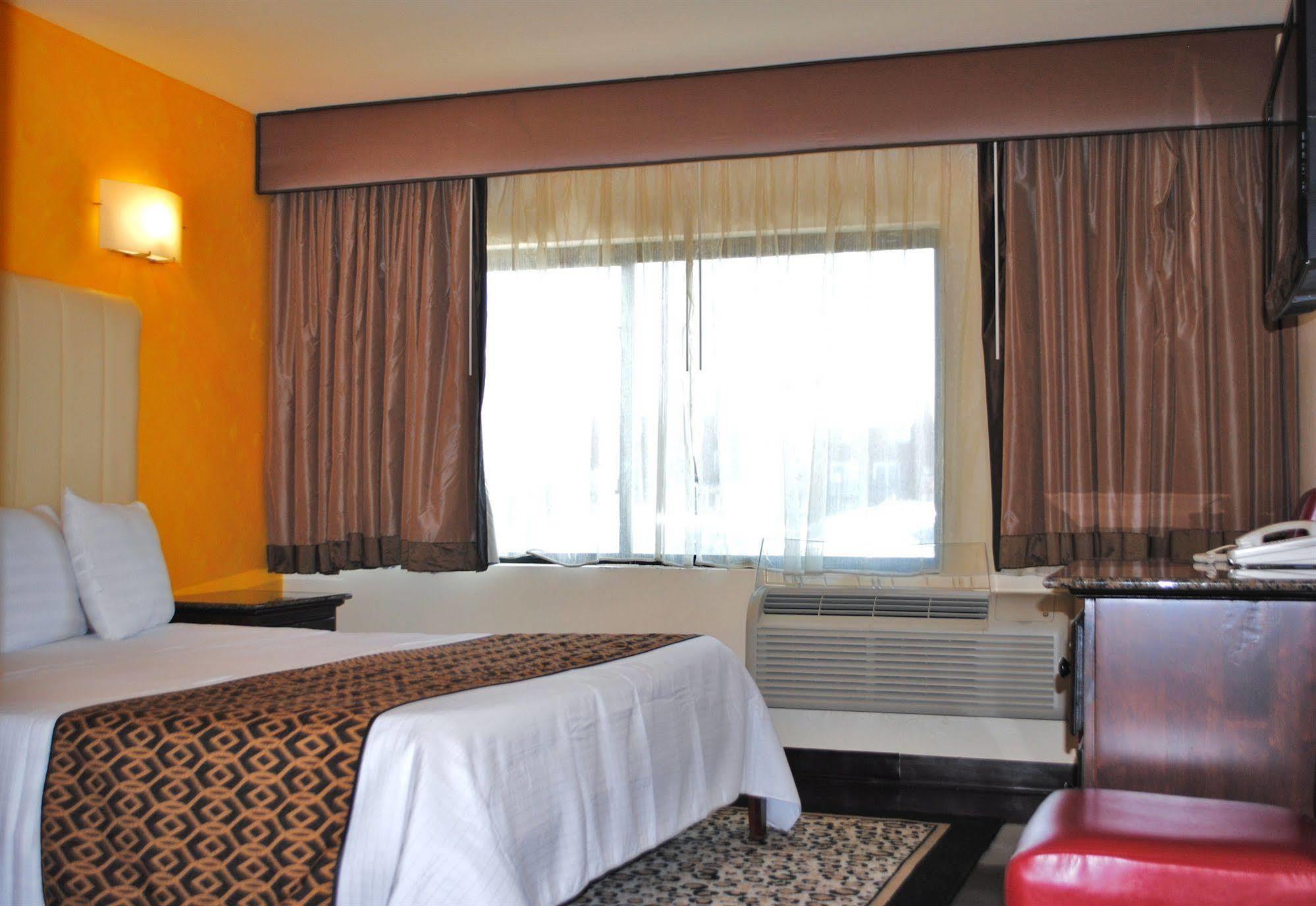 Surfside Three Motel 2*