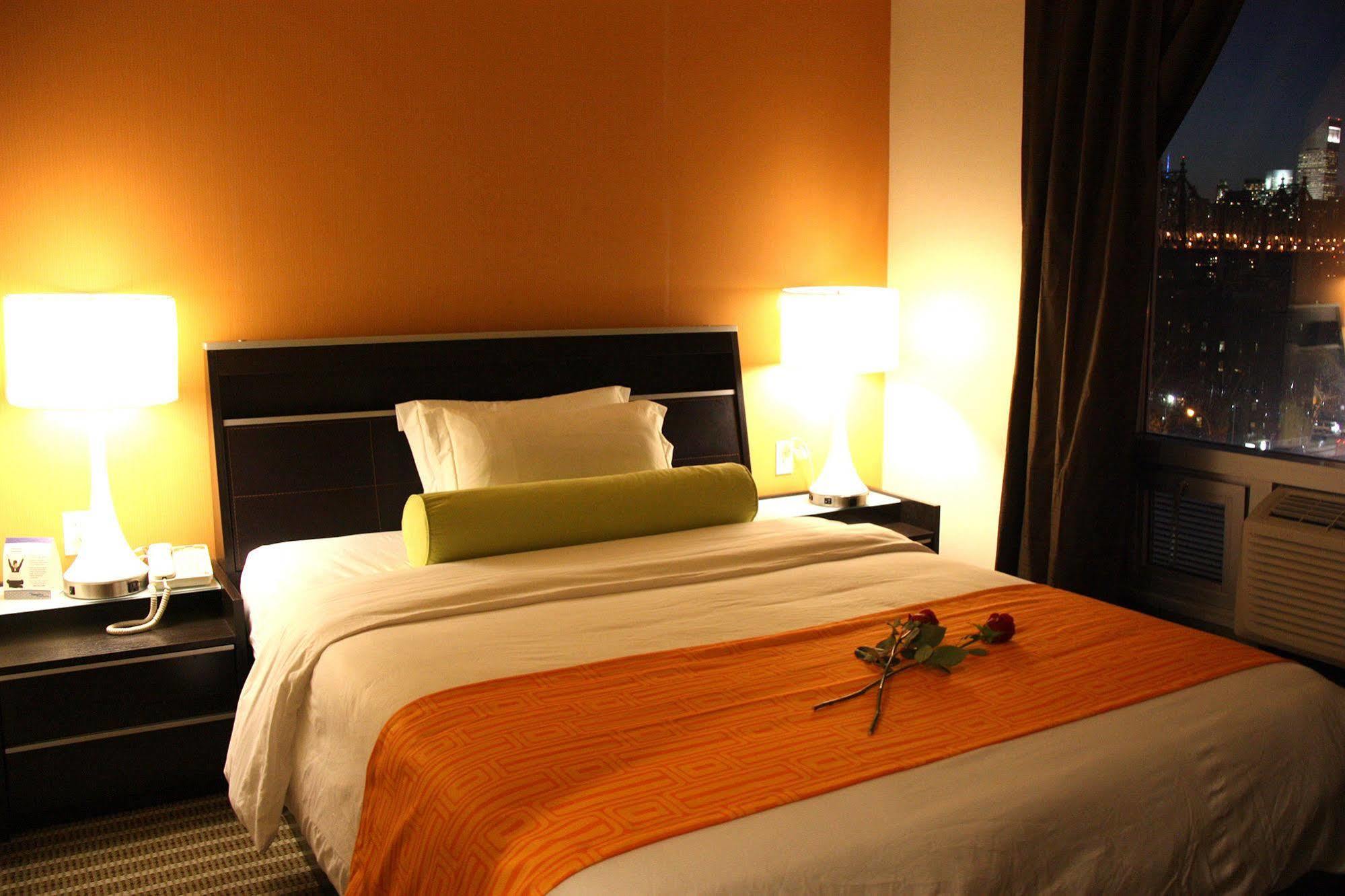 Hotel Howard Johnson By Wyndham Long Island
