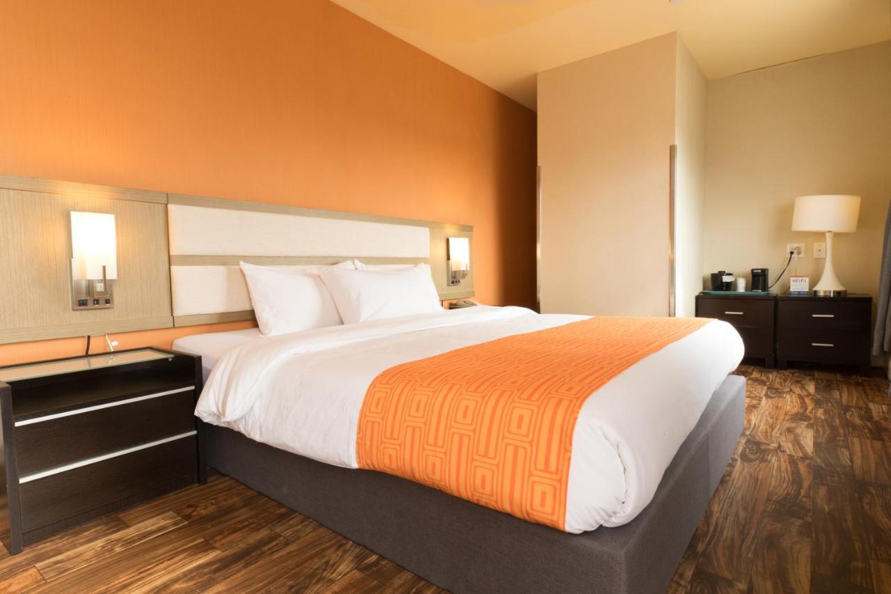 Hotel Howard Johnson By Wyndham Long Island