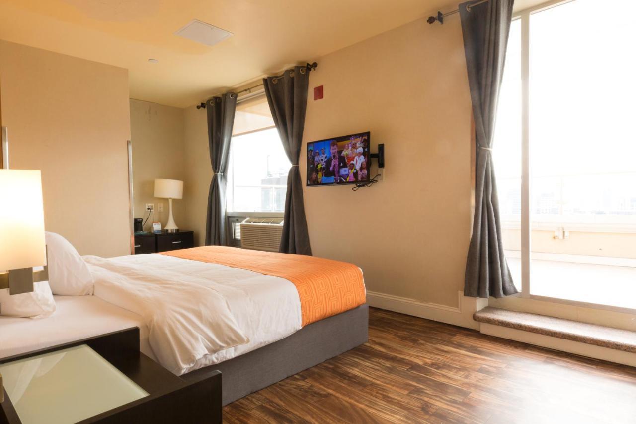 Howard Johnson By Wyndham Long Island Hotel