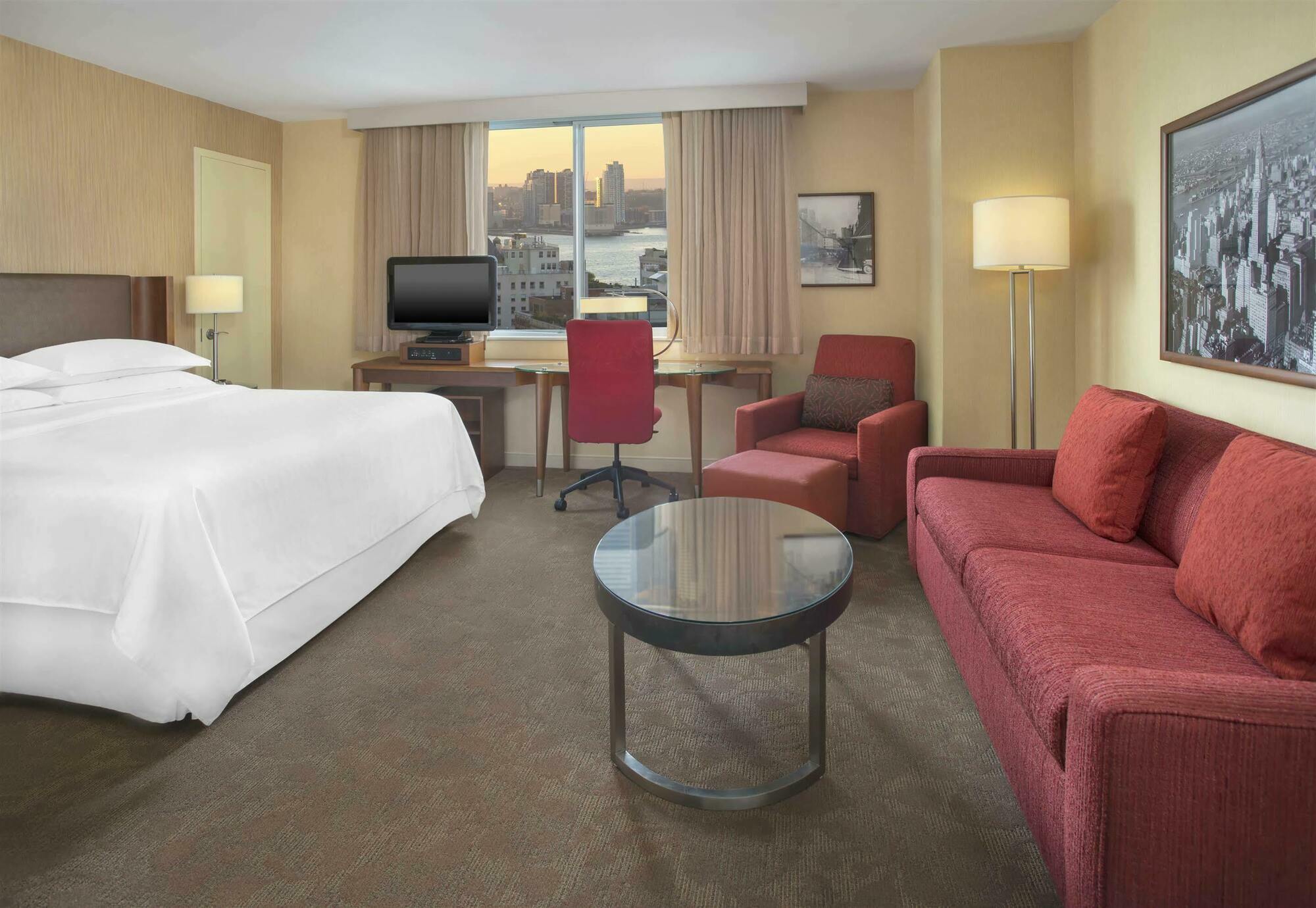 Sheraton Tribeca 4*