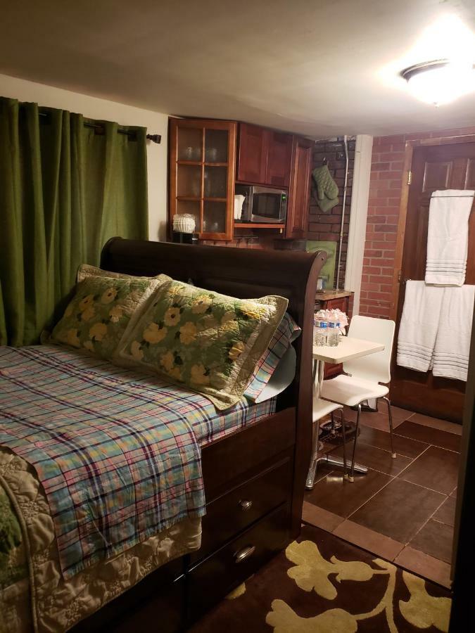 Hamilton's Hideaway *
