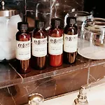 City Club Hotel
