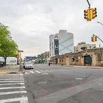 Hotel Ninety Five Fordham / St. Barnabas Hospital