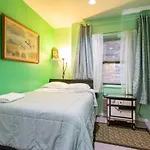 Special Two Bed Apt Midtown East