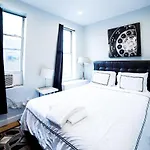 Newly Renovated Heart Of Lower East Side 2Br 1Ba, 5 Min Walk To Soho, 1 Block To Whole Foods, Washer Dryer!