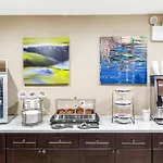 Van Wyck Hotel & Suites Near Jfk Airport