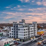 Van Wyck Hotel & Suites Near Jfk Airport