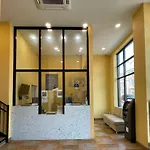 Super 8 By Wyndham Brooklyn Williamsburg