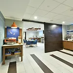 Holiday Inn Express Staten Island West