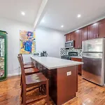 Lovely 2 Bedroom In The Hearts Of Crown Heights