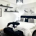 Bedroom Apartment Boutique W