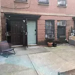 Williamsburg Private Room With Garden