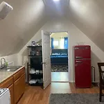 Newly Renovated One Bedroom Shared Cheerful Home In The Heart Of Queens