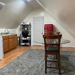 Newly Renovated One Bedroom Shared Cheerful Home In The Heart Of Queens