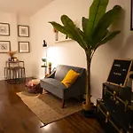 Private Room With Private Bathroom And Backyard