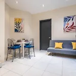 Spacious 4Bd Gem In Manhattan