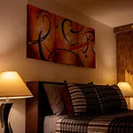 Spacious Comfy Room In Cozy Classy Duplex