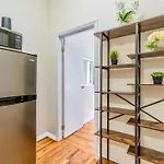 2 Bedroom Hidden Upscale Oasis
