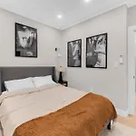 Modern 3Bd Rose Hills Manhattan Terrace Space