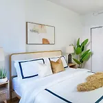 74-1C New Studio With Private Outdoors - Gym