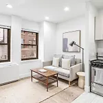 Sleek 2 Bed 1 Bath Apartment By Chrysler Building & Bustling Murray Hill
