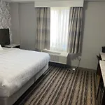 The Essence Hotel At Jfk