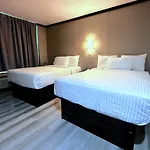 Umbrella Hotel Bronx