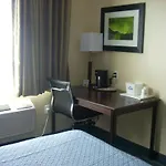 Days Inn & Suites By Wyndham Ozone Park/Jfk Airport