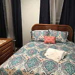 Macon Modern Brownstone Suite