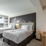 Hotel Ninety Five - Jfk Airport