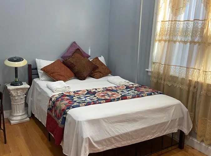 A Lovely Room In Queens