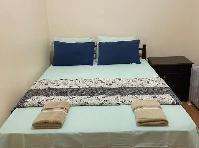 A Pleasant Room In Queens