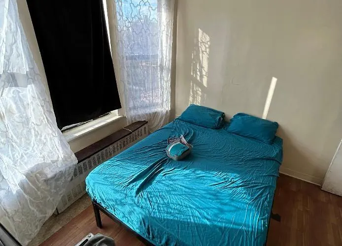 Lovely 2Bd 1Br Apt