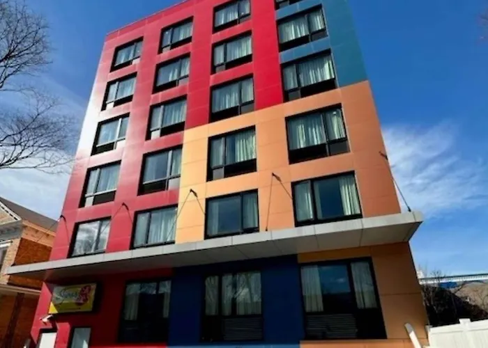Super 8 By Wyndham Brooklyn Pennsylvania Ave