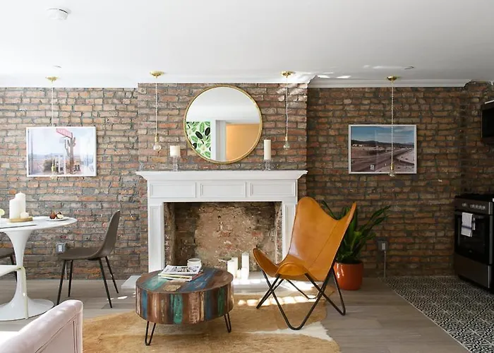 Bond Townhouse