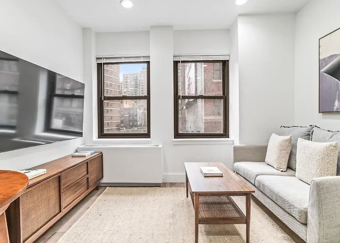 Sleek 2 Bed 1 Bath Apartment By Chrysler Building & Bustling Murray Hill