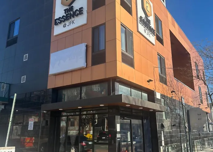 The Essence Hotel At Jfk
