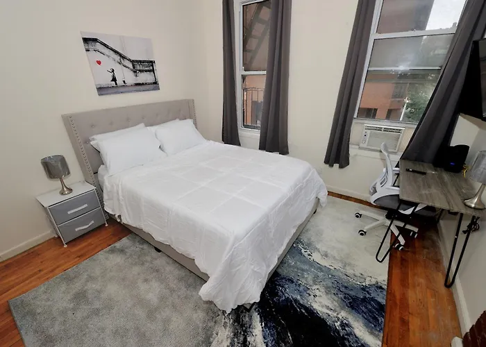 Cozy Studio Steps To Central Park Upper E Side