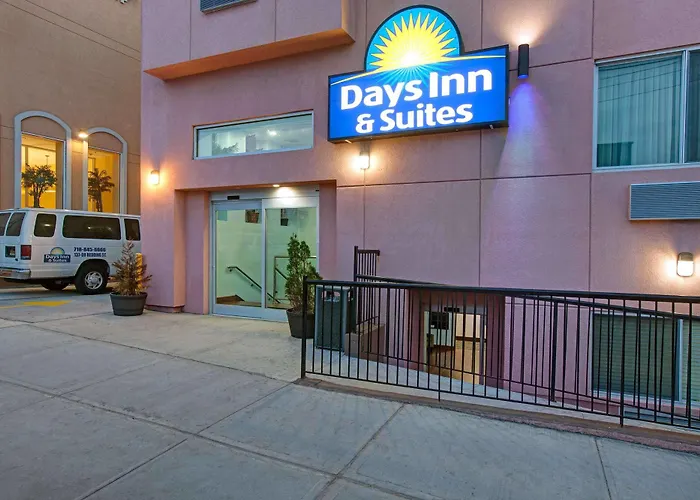 Days Inn & Suites By Wyndham Ozone Park/Jfk Airport