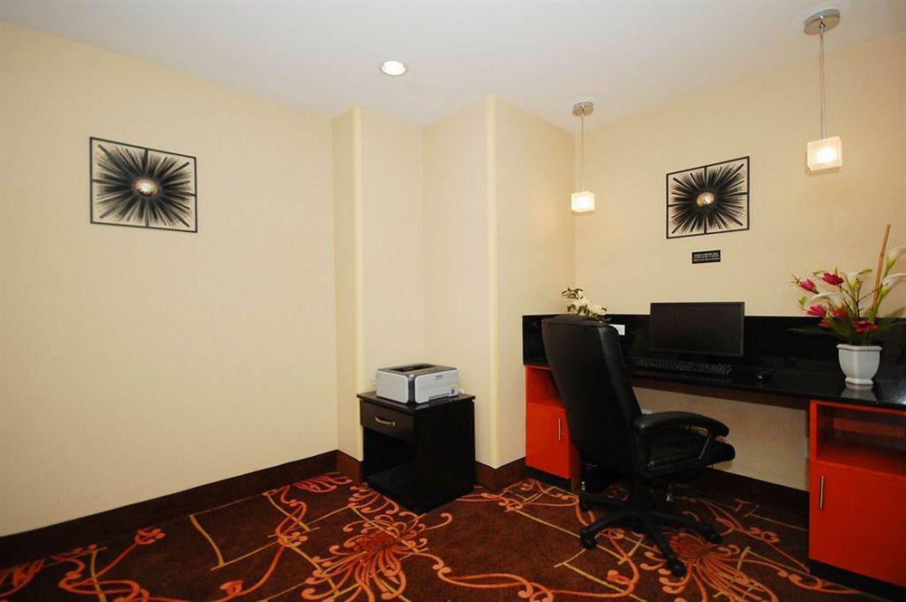 Hotel Western Plaza 3*
