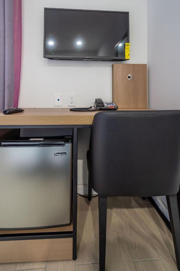 Hotel Ninety Five Fordham / St. Barnabas Hospital