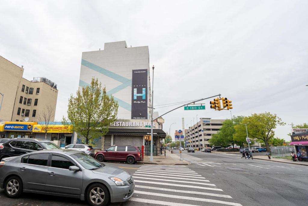Hotel Ninety Five Fordham / St. Barnabas Hospital