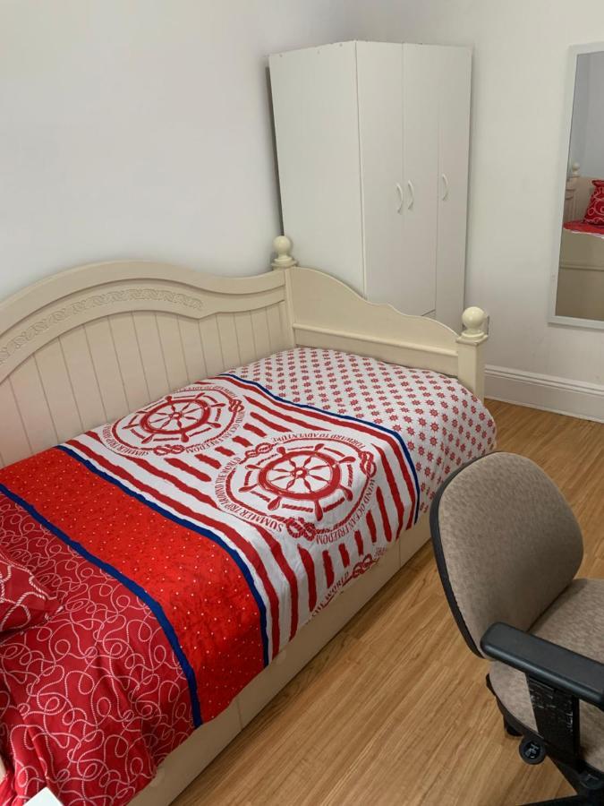 Classical American House 4 Guest house *