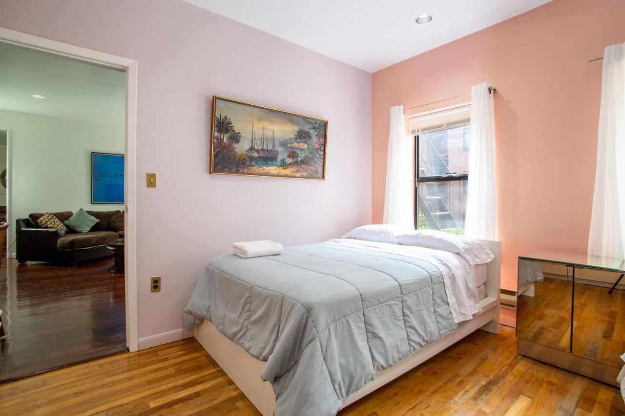 Apartment Special Two Bed Apt Midtown East *