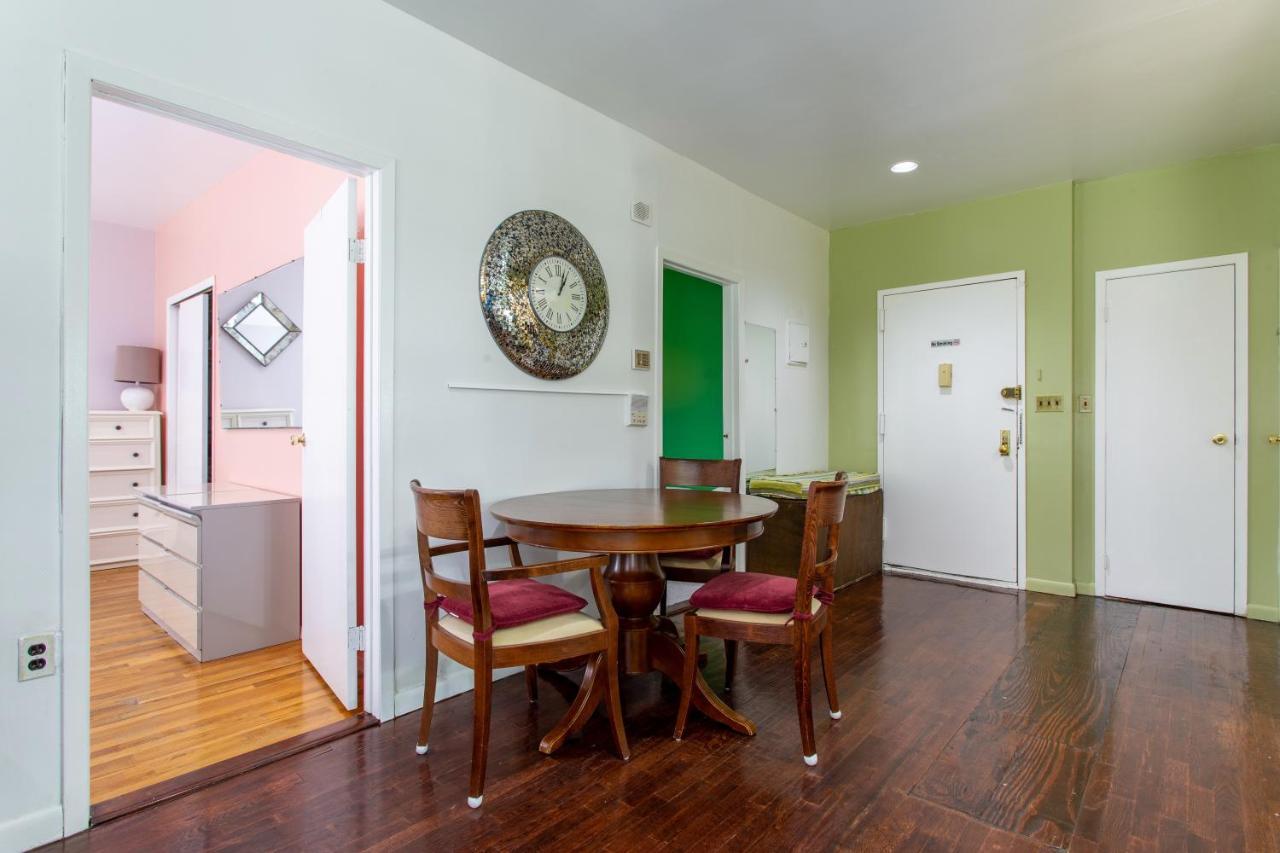 Special Two Bed Apt Midtown East Apartment