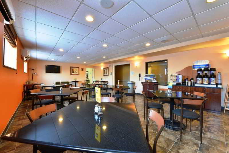 Hotel Holiday Express Staten Island West 3*
