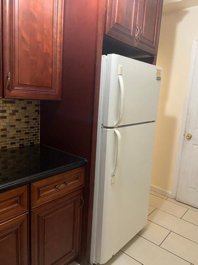 Guest house A Beautiful In Queens *